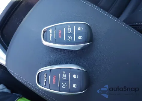 2023 Alfa Romeo Giulia Veloce Awd z USA, uszkodzony, nr VIN ZARFANBN5P7668901